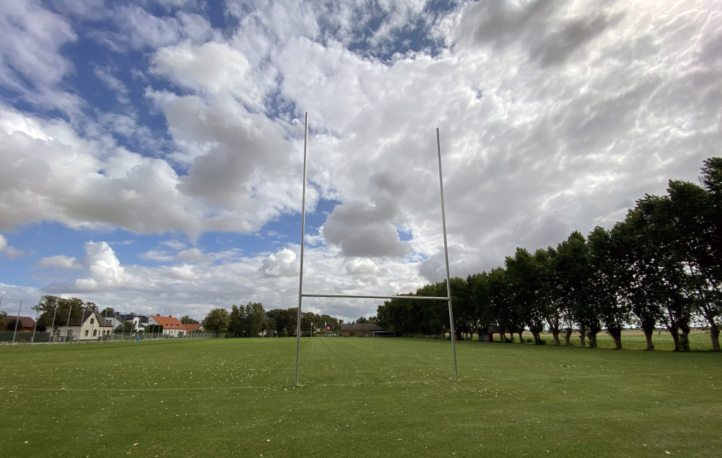Rugbymål på gräsmatta